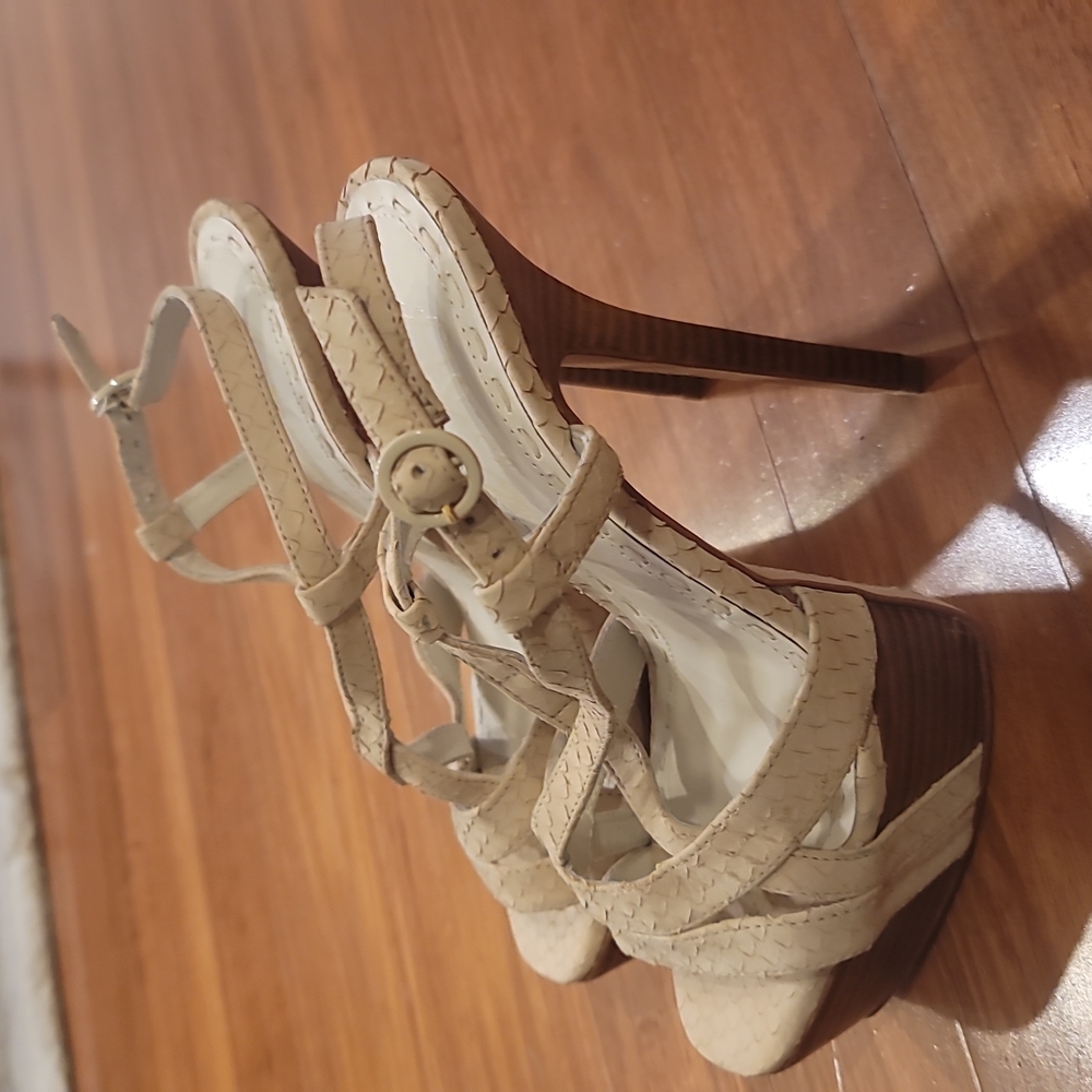 Alice and olivia platform sandal